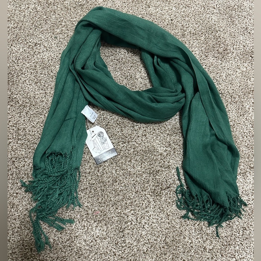 Elegant Green Scarf